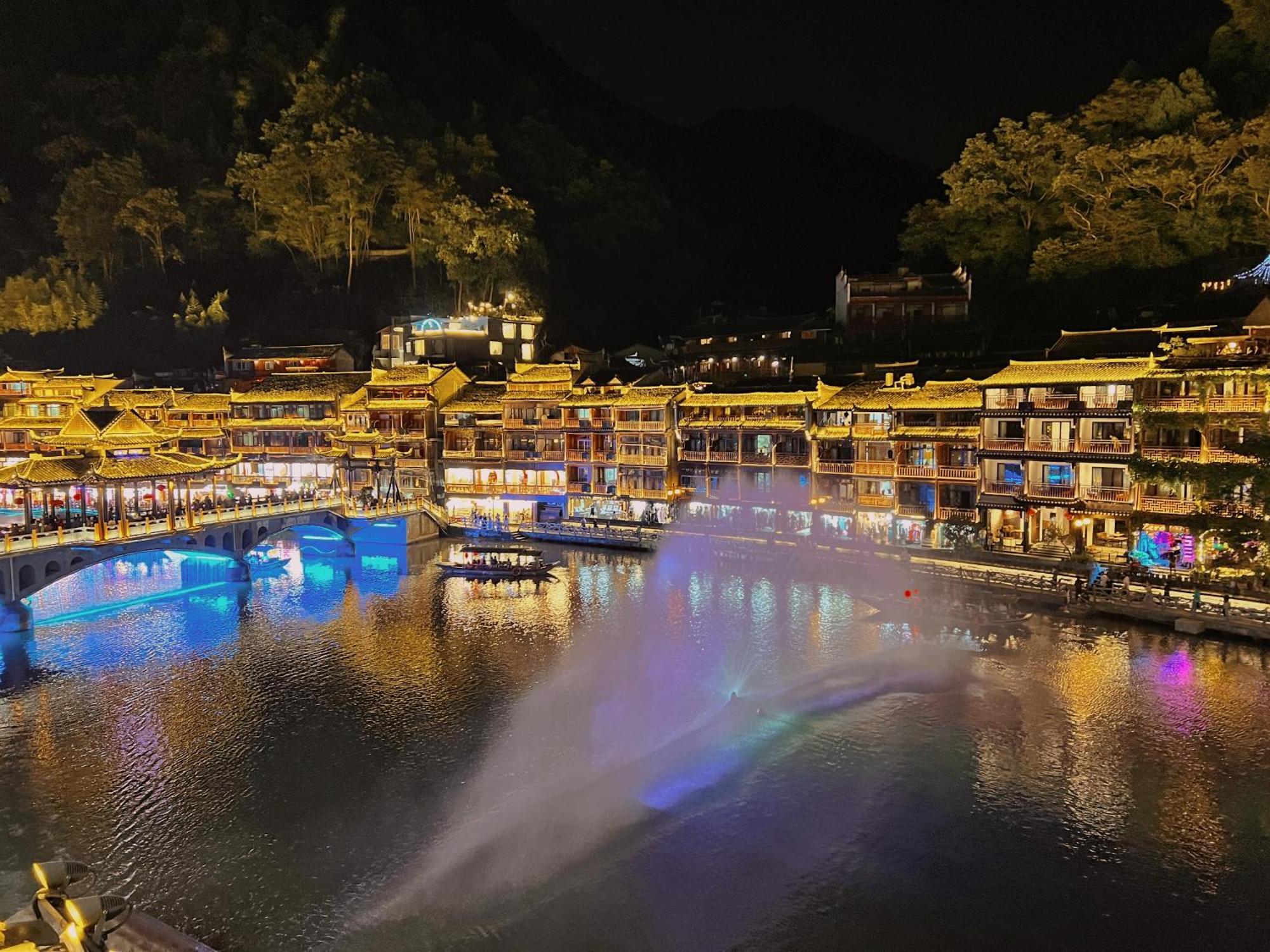 Fenghuang Memory Linjiang Inn Exterior foto