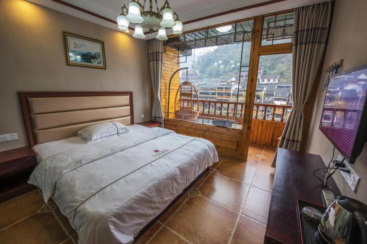 Fenghuang Memory Linjiang Inn Exterior foto